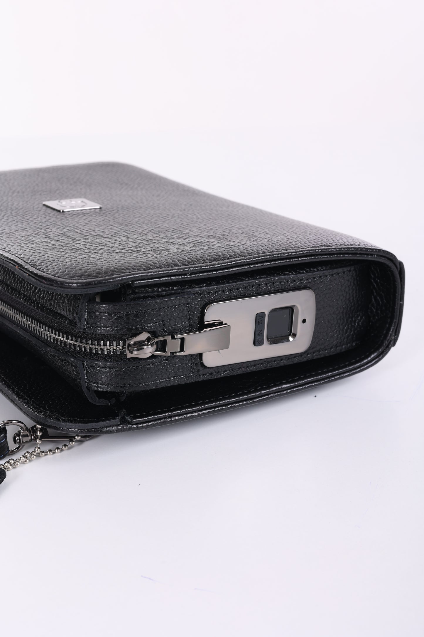 VELATRO Parmak İzi İle Açılan Hakiki Deri Siyah Kare Çanta