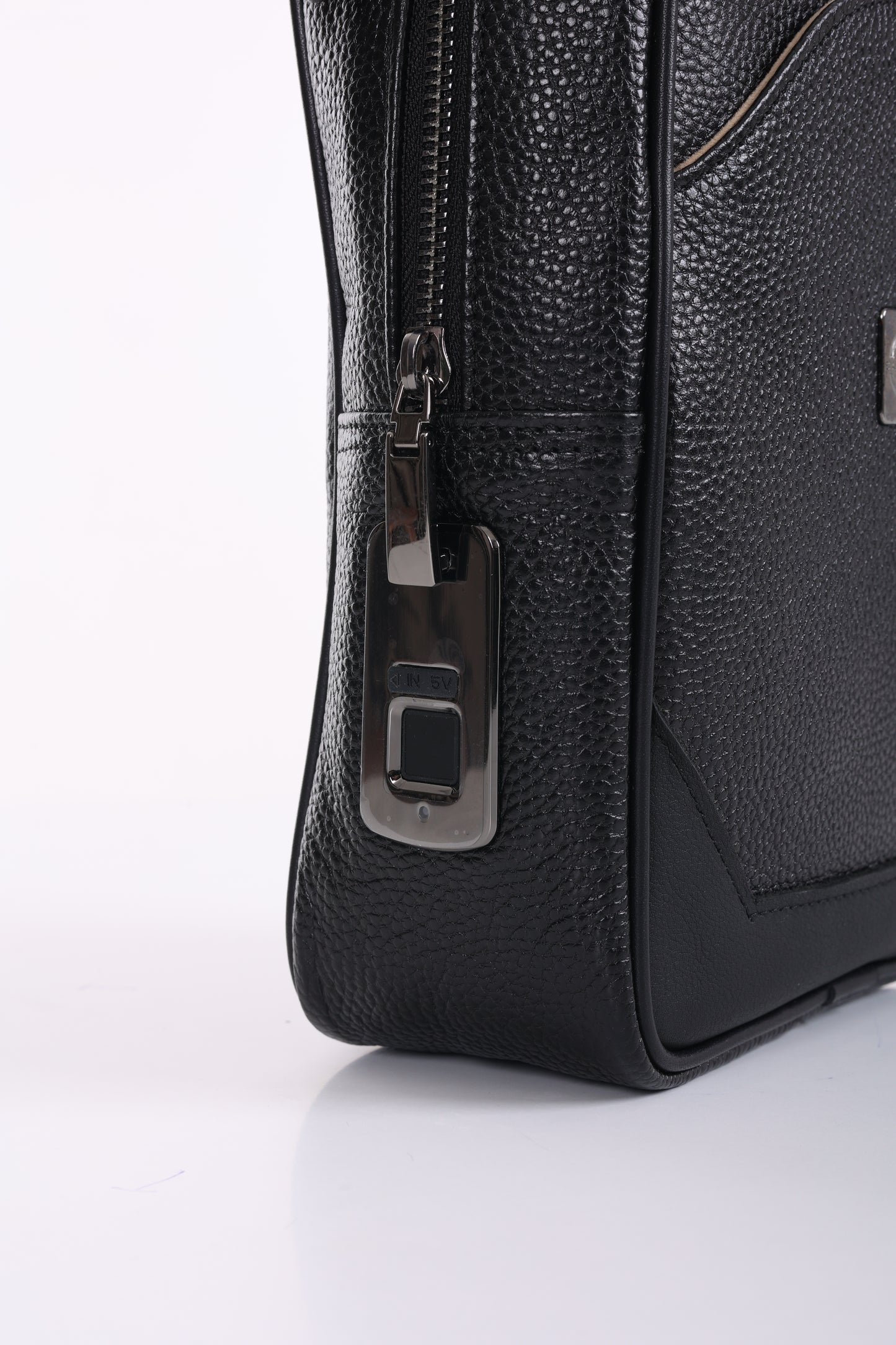 SENZA Parmak İzi İle Açılan Hakiki Deri Siyah El Çantası