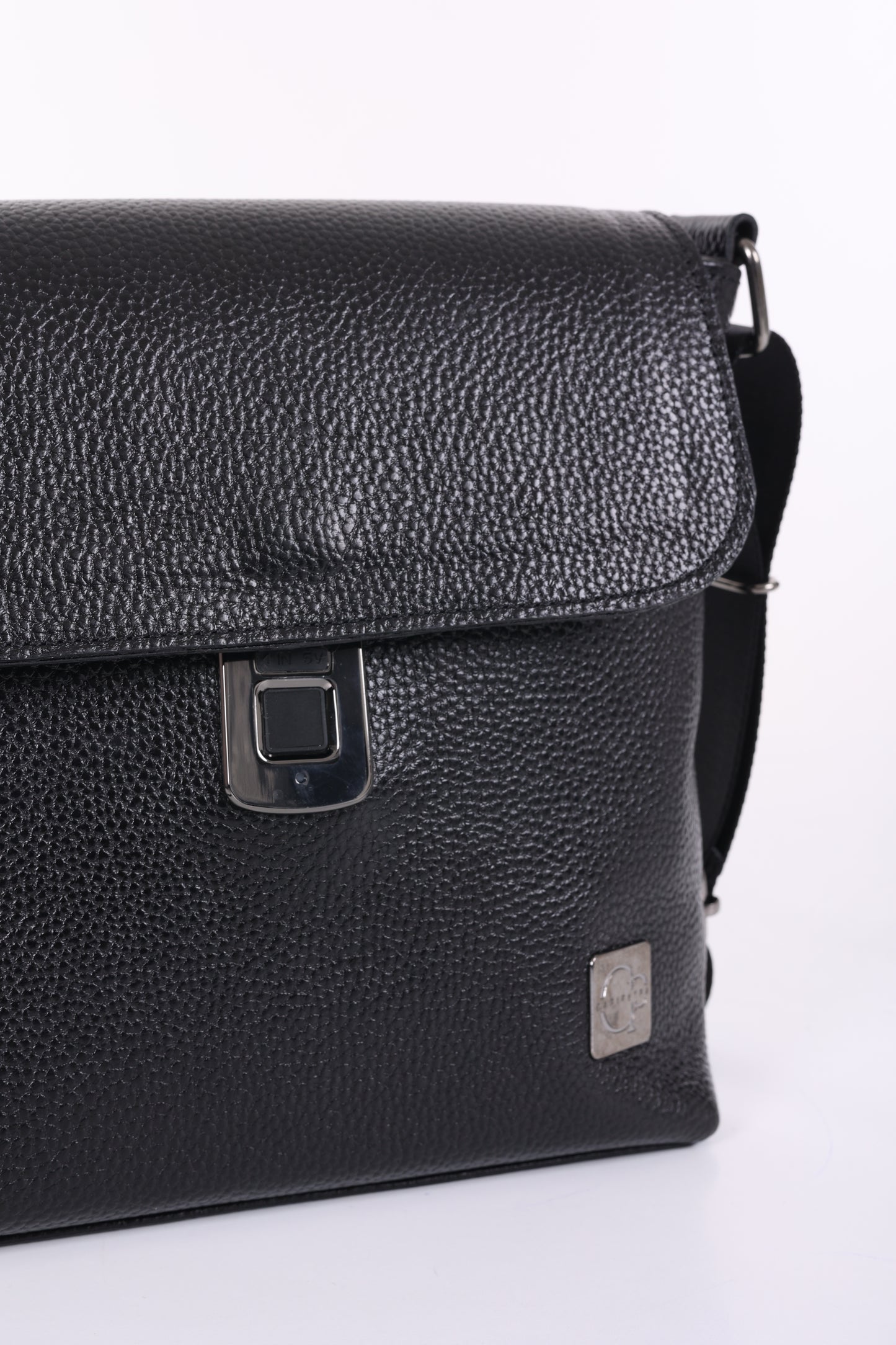 CAVERO Parmak İzi İle Açılan Hakiki Deri Siyah Askılı 3 Bölmeli Çanta