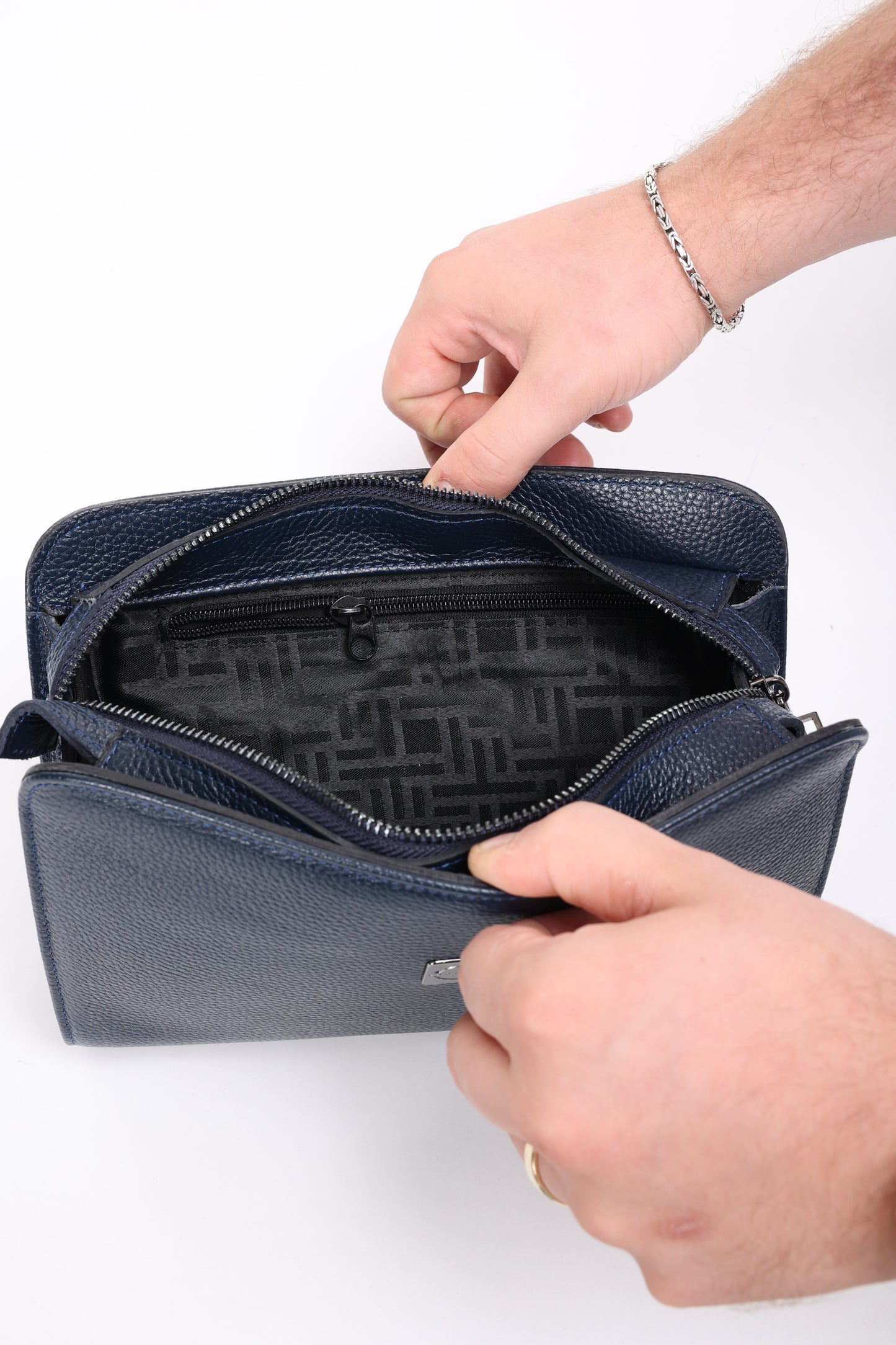 VELATRO Parmak İzi İle Açılan Hakiki Deri Lacivert Kare Çanta